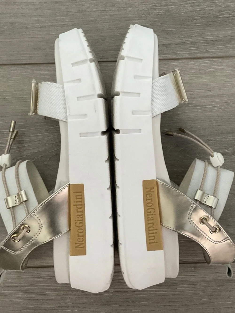 NERO GIARDINI Sporty Platform Sandal in White Size EU 37